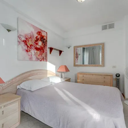 Marvelous - La Caleta Адехе